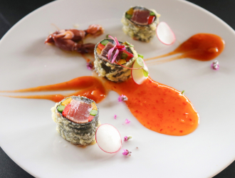 ニュー松坂（常盤興産株式会社） 過去の経験を活かした新しいメニューも各々が考案！料理のアイデアをダイレクトに活かせます。