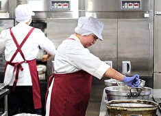 株式会社ニフス【東証プライム上場企業 コロワイドグループ】 求人 ブランクのある方も先輩社員が親身になって相談に乗るのでご安心を！産休育休後にも復帰しやすい環境なので安心！