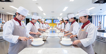 学校法人 平岡学園（平岡調理・製菓専門学校 製菓衛生師科／平岡調理・製菓専門学校 調理師科） 求人