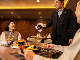 アイコニア・ホスピタリティ株式会社 求人 各地のアイコンとなるホテルを一緒につくっていきましょう。ホテルでの勤務が初めての方も歓迎です！