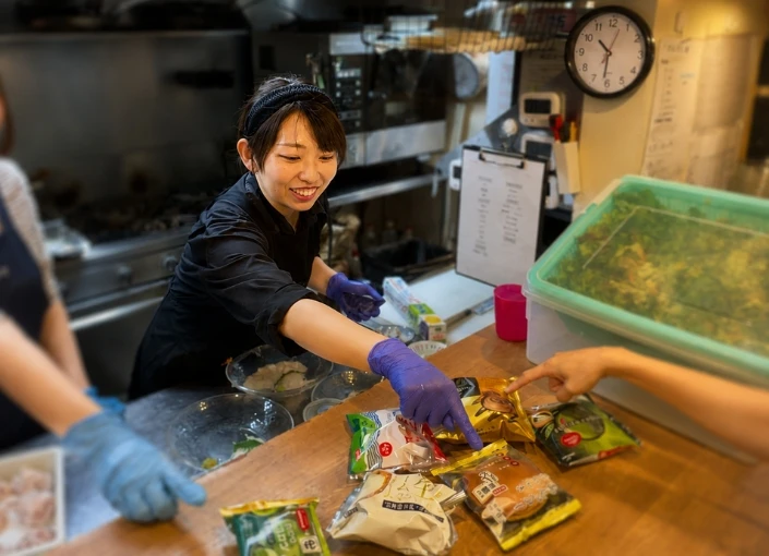 いっかく食堂（株式会社いっかくカンパニー） 求人 ※３店舗は女性店長
女性が管理職を目指せる環境でもあるため、
アルバイトから憧れて入社する方もいます。