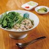 新鮮野菜と天然水で一から手づくり。健康にも嬉しい本格生麺フォー。 ［大阪 本町］