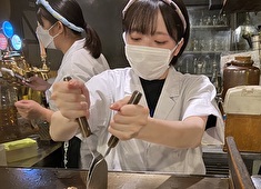 【周平 本店】 【五橋のチキン野郎！周平】 【Hey！周平】  【VIVA！周平】 ／有限会社モーリ 求人 未経験者は簡単な調理補助、経験者は新メニューの開発など、それぞれのスキルに合わせたヤリガイある仕事をお任せします！
