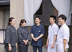 UDS株式会社（小田急グループ） 求人 個性とチャレンジを尊重する当社。20代、30代の若手がしっかりと評価してもらえる環境が、転職者から選ばれています。