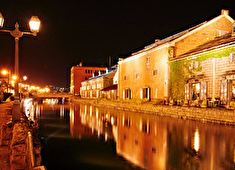 株式会社アレフ 小樽運河沿いに構える店舗のため、多くの観光客で賑わいます。良い思い出作りのお手伝いができる、やりがいある仕事です。