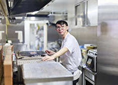 株式会社 KAKU 仙台トップクラスの優良企業で、家族に自慢できる仕事を一緒にしませんか？ワクワクしたい方、お待ちしています！