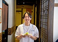 株式会社 KAKU 新卒採用も毎年行っており、年々スタッフの層が厚くなっています。若手からベテランまで、それぞれの成長の機会があります