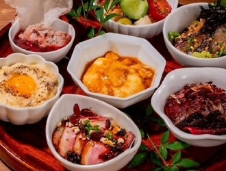 BANグループ 「大人が遊ぶ夜」をコンセプトとした和食居酒屋。季節感ある料理を楽しめる使い勝手のよいお店です。