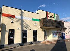 コパン松森店／株式会社ケイズフィットプランニング 求人 近隣の方や、同じ敷地内の店舗の買い物客などに多くご来店頂いています。駐車場も十分な数ある為、車通勤でもご心配無く！