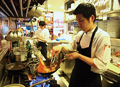 「Bistro Bonten(ビストロボンテン)」「梵天食堂」「ぼんてん漁港」／株式会社　安部自動車 求人 店舗毎に主体性を持って動けるのが「ぼんてんグループ」。業界経験者から転職先として選ばれる理由を面接でもお伝えします