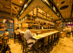 デリリウムカフェ SENDAI／EVER BREW株式会社 求人 昇給年1回、業績賞与も年2回支給。皆さんが頑張った分をしっかりと評価。都内既存店での店舗研修も実施しています！