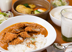 スープカリィ ヴァサラロード 求人 スープカレーの他、宮城県産伊達の純粋赤豚を使ったルーカレーを提供しています！