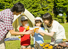びっくりドンキー／株式会社半田屋 求人 月8日休みに加え有給休暇もありますので、ご家族をお持ちの方も働きやすい環境です。
