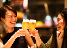 デリリウムカフェ SENDAI／EVER BREW株式会社 求人 前職給与以上保証→あなたの経験をしっかり給与に反映！皆さんは決して料理長や店長では終わりません。