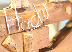 株式会社 オールスパイス 求人 手作りの物で店内を装飾し、温かさやアットホームな雰囲気を作っています。