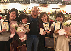 株式会社 オールスパイス 求人 多くの仲間があなたをサポートいたします。現場のスタッフ、そして社長にいつでも何でも相談してください☆