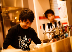 EVER BREW株式会社（デリリウムカフェ SENDAI） 求人 月給21万円～50万円の間で前職給与以上保証&「月給34万円」など、ご希望の給与を面接時に申告して頂くこともOK。