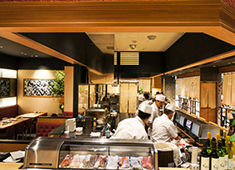 株式会社ダイエー商事 求人 PARCO2の店舗は観光客も多く、県外・海外からのお客様との触れ合いも楽しめます。