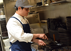 「みのりカフェ」「グリルみのる」／カフェ・カンパニー株式会社 求人 食を通じて地元へ貢献したいという想いで働いている料理人もいます。一緒に活気ある店づくり・街づくりをしていきましょう