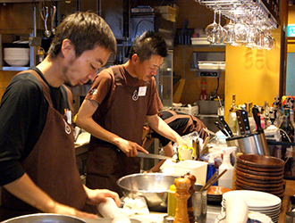 炉地BAR 八兵衛 求人