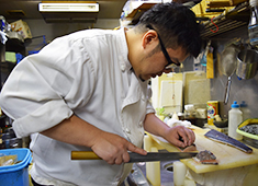 なまはげ仙台店／株式会社なまはげ 求人 丁寧に相手に合わせた教え方を意識しています。入社後はキッチンかホールどちらをメインに行うか決めていただきます。
