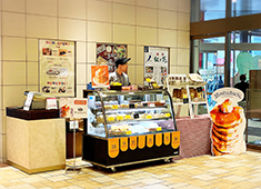 「38mitsubachi」「38kitchen」／株式会社スマイルカンパニー 求人 店長を目指す方も、空いた時間で働きたいアルバイト・パートさんも歓迎です。セントラルキッチンのスタッフも同時募集中！