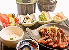 ANAホリデイ・イン仙台 求人 宮城の名物料理や日本各地のご当地グルメなど、様々な料理を企画しています。