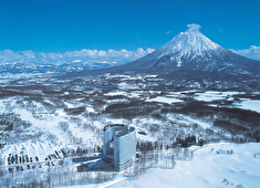 Hilton Niseko Village（ヒルトンニセコビレッジ） 求人 雄大な羊蹄山を望み、大自然に囲まれたニセコ。シーズンを通して休日は沢山のアクティビティや温泉などを満喫できます。