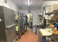 株式会社マナの森 求人 店内には料理人の方が活躍していただける調理室があります。
