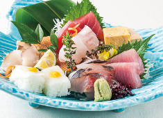 和食バル音音／株式会社ラムラ 求人 シンプルな料理にキラリと光るプロの技！音音は会食、デート、祝い事ほか幅広いシーンで利用されています。